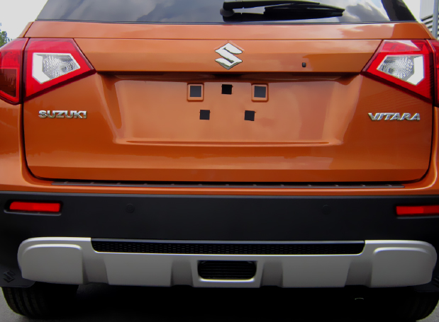 ỐP TRANG TRÍ CỬA SAU SUZUKI VITARA